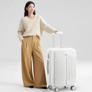 my-11134207-820lh-mgdekxi2v40d6b.webp Lightweight Trolley Luggage Suitcase 62cm